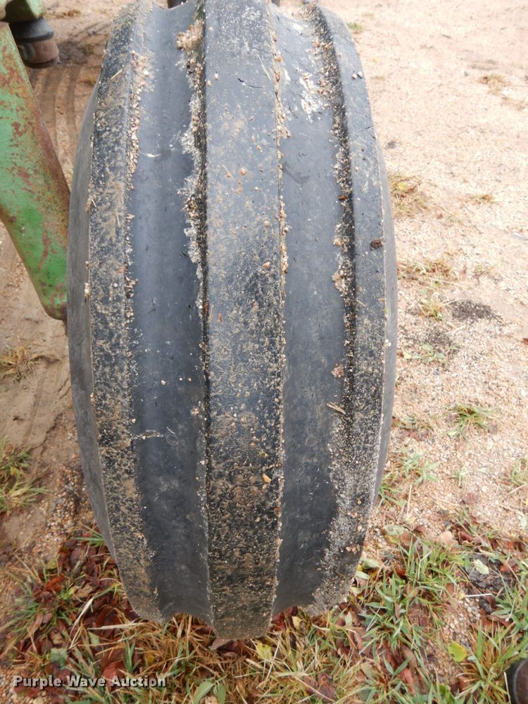 image for item DH6617 1979 John Deere 4040  tractor