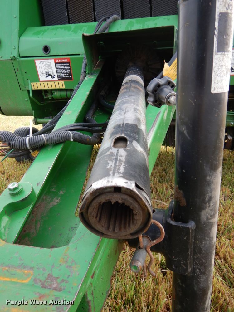 image for item DH6621 John Deere 566  round baler