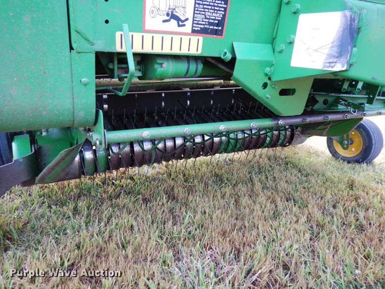 image for item DH6621 John Deere 566  round baler