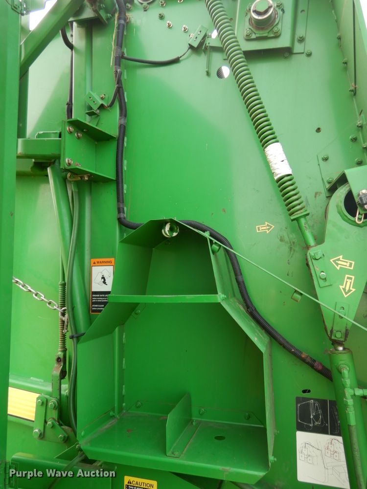 image for item DH6621 John Deere 566  round baler