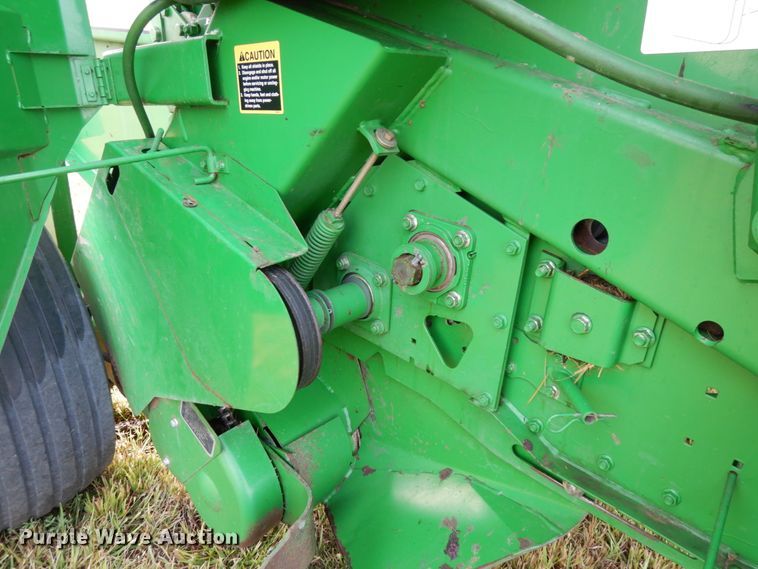 image for item DH6621 John Deere 566  round baler