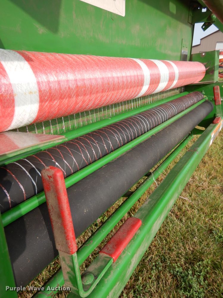 image for item DH6621 John Deere 566  round baler