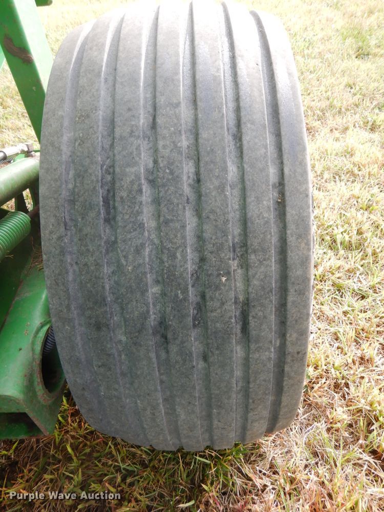 image for item DH6621 John Deere 566  round baler