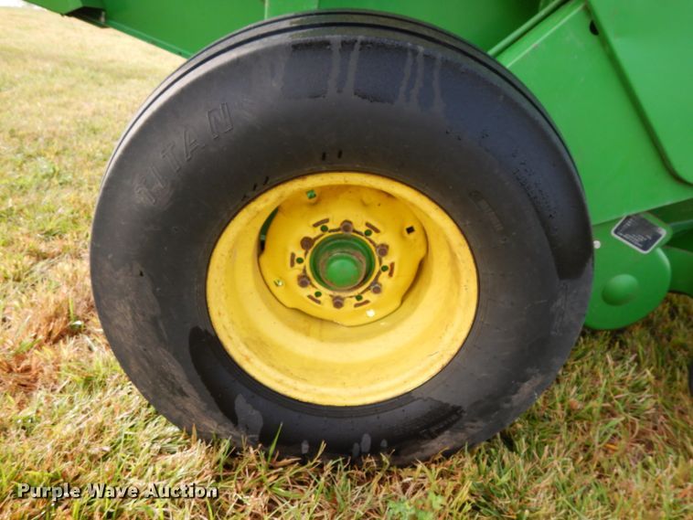 image for item DH6621 John Deere 566  round baler