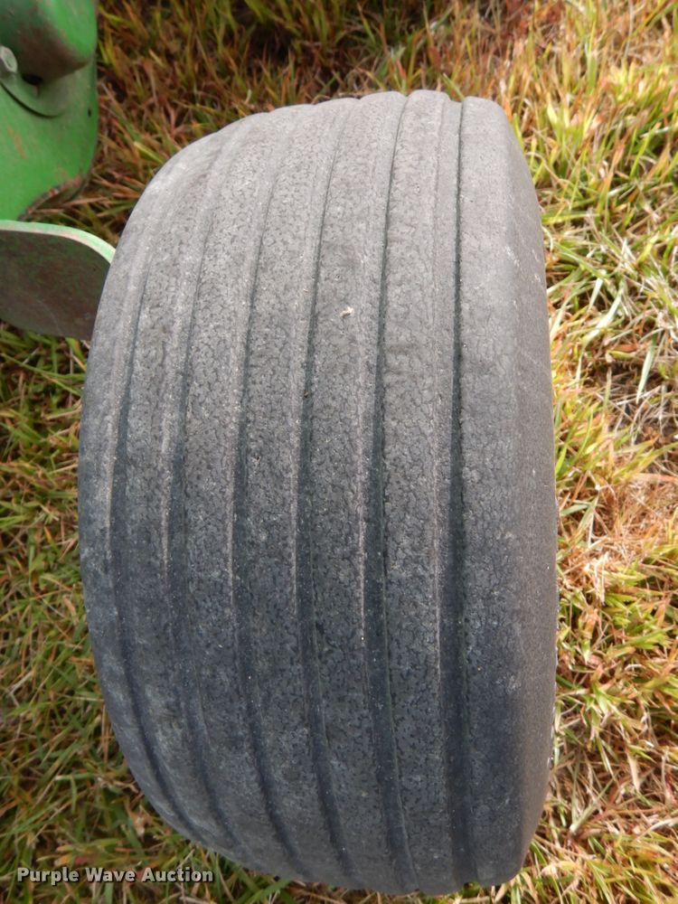 image for item DH6621 John Deere 566  round baler