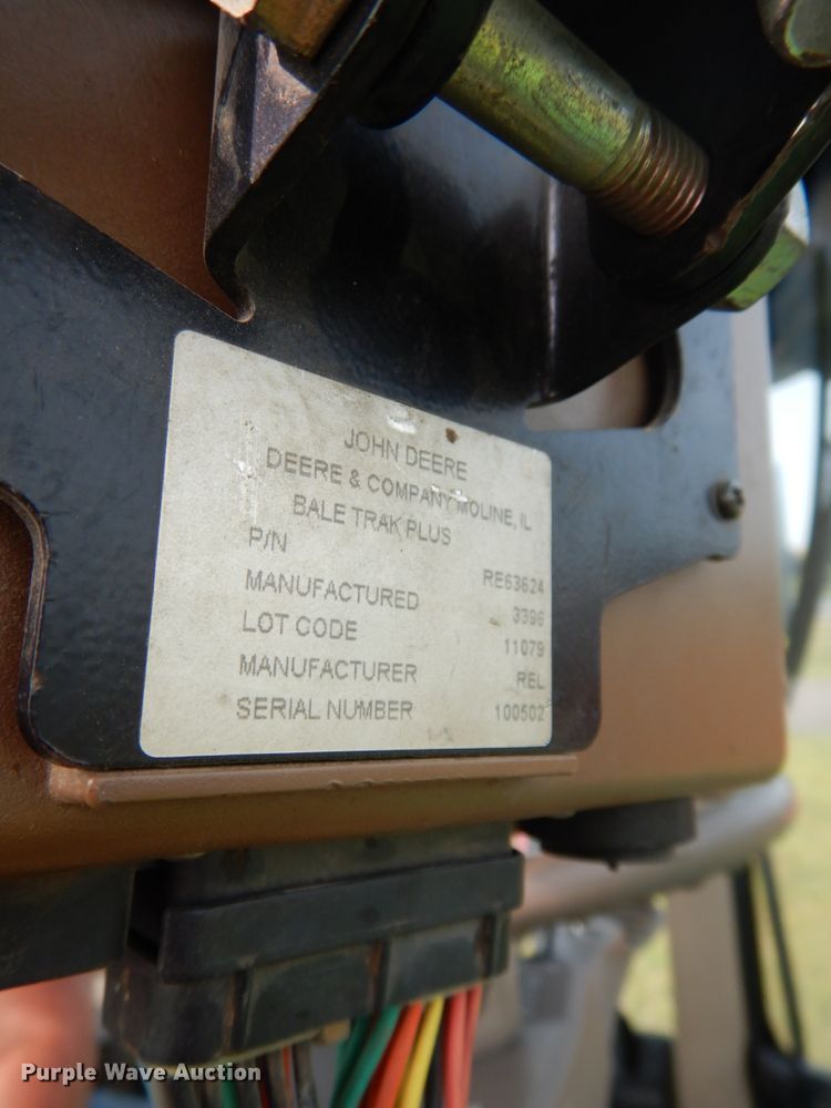 image for item DH6621 John Deere 566  round baler