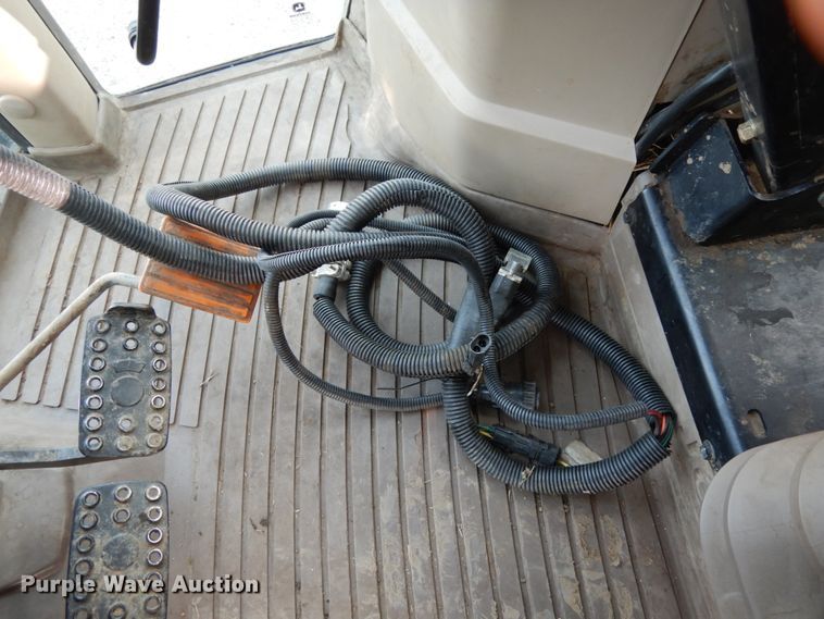 image for item DH6621 John Deere 566  round baler