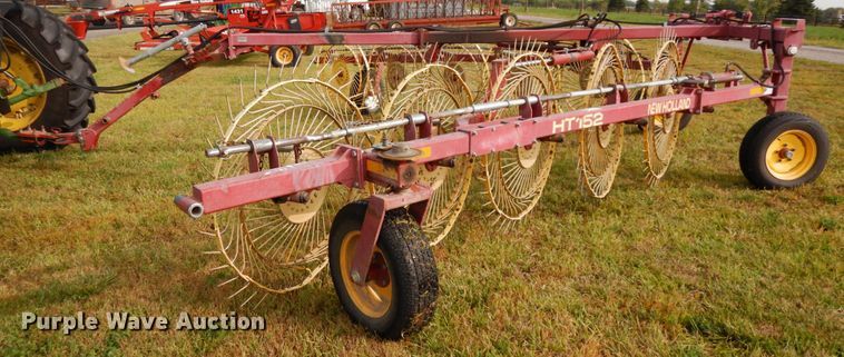 image for item DH6623 New Holland HT152 hay rake