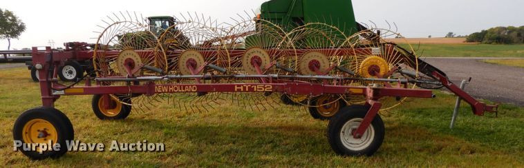 image for item DH6623 New Holland HT152 hay rake