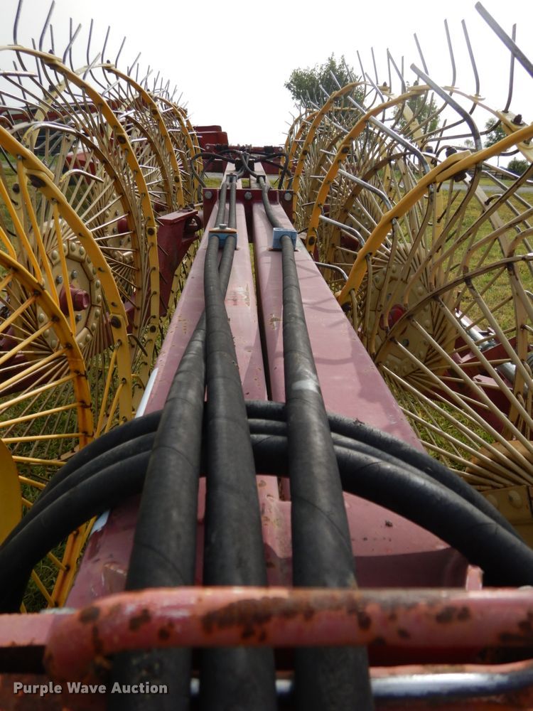 image for item DH6623 New Holland HT152 hay rake