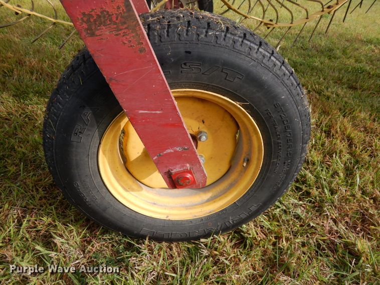image for item DH6623 New Holland HT152 hay rake