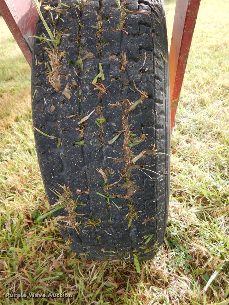 image for item DH6623 New Holland HT152 hay rake