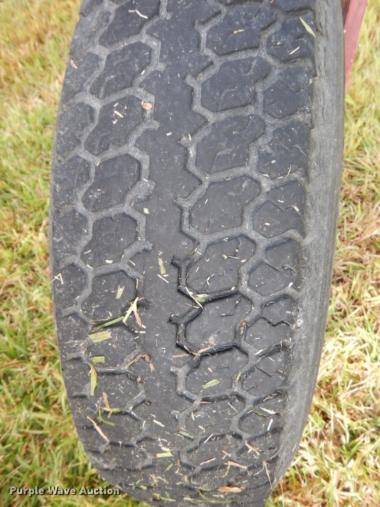 image for item DH6623 New Holland HT152 hay rake