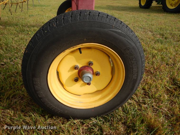 image for item DH6623 New Holland HT152 hay rake