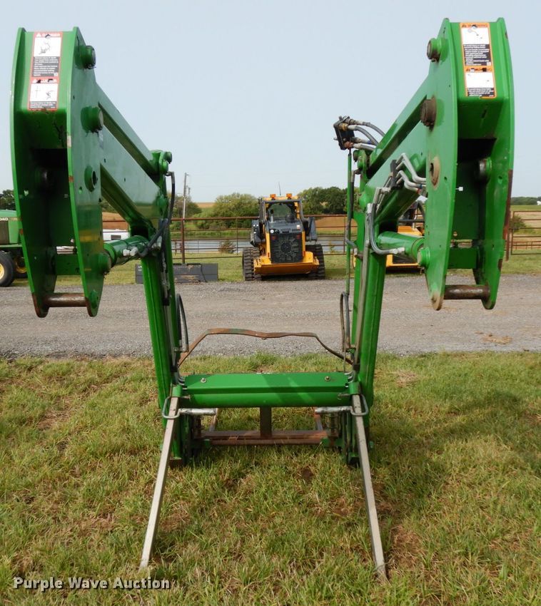 image for item DH6627 2008 John Deere 673 loader