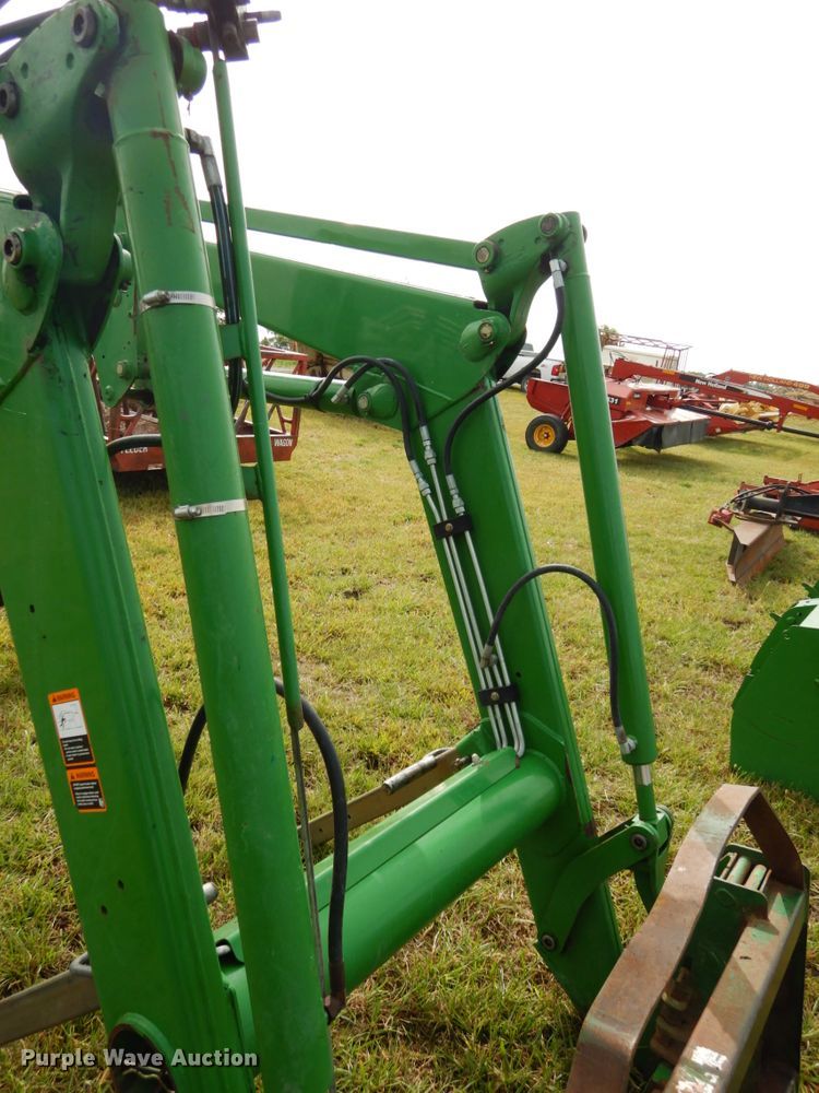 image for item DH6627 2008 John Deere 673 loader