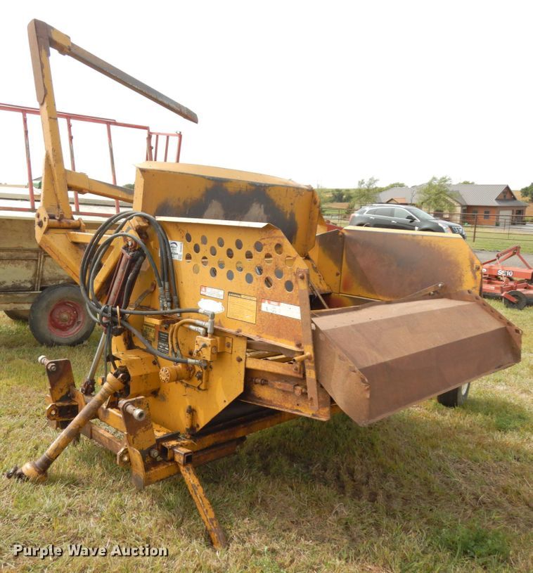 image for item DH6628 HayBuster 256 bale processor