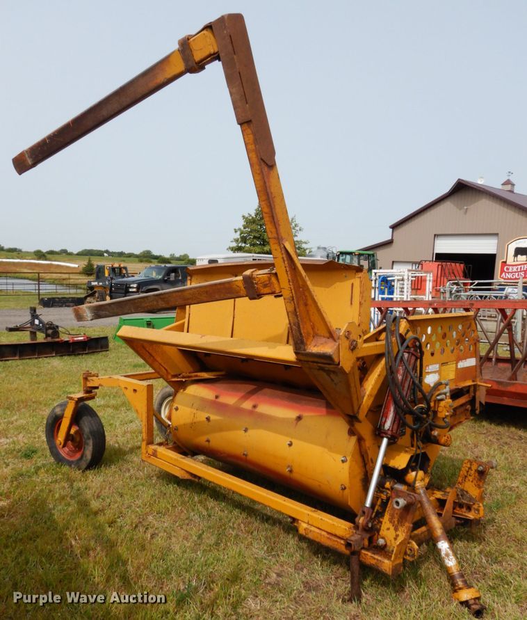 image for item DH6628 HayBuster 256 bale processor
