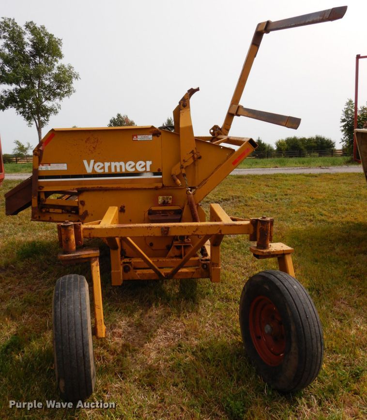 image for item DH6628 HayBuster 256 bale processor