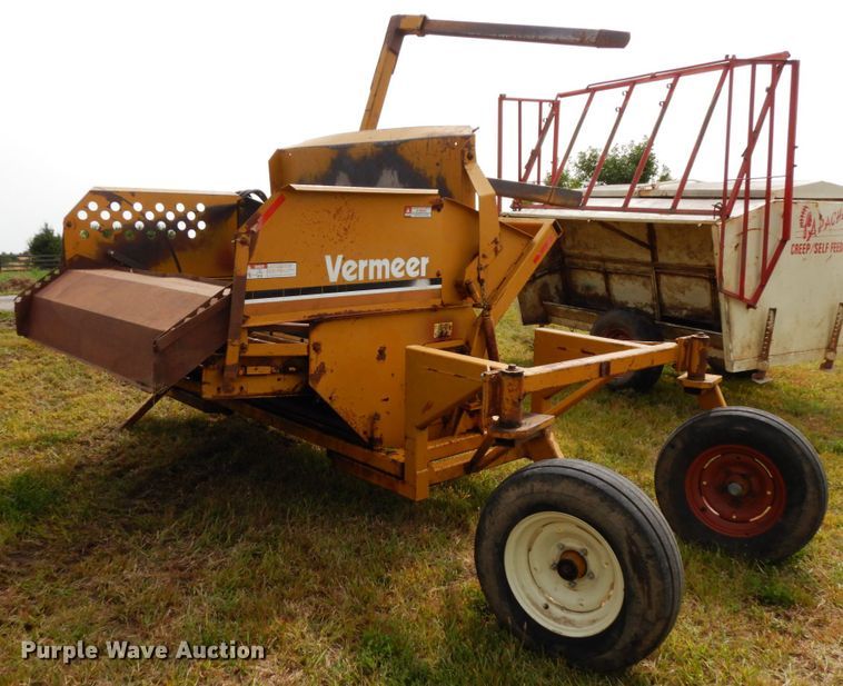 image for item DH6628 HayBuster 256 bale processor