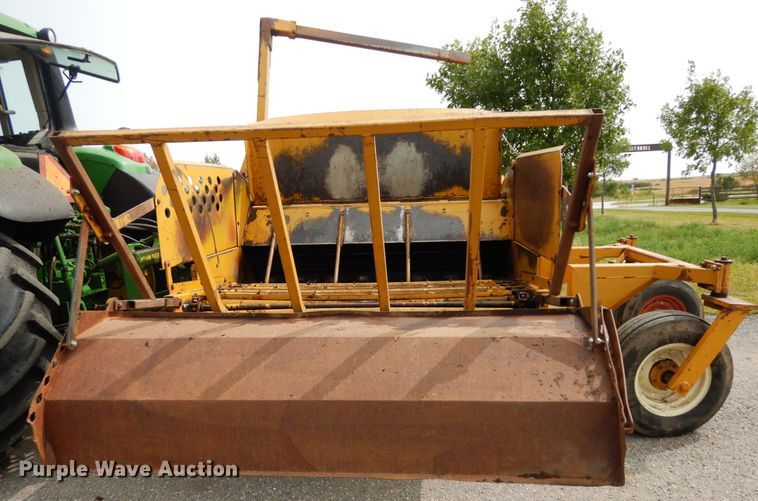 image for item DH6628 HayBuster 256 bale processor