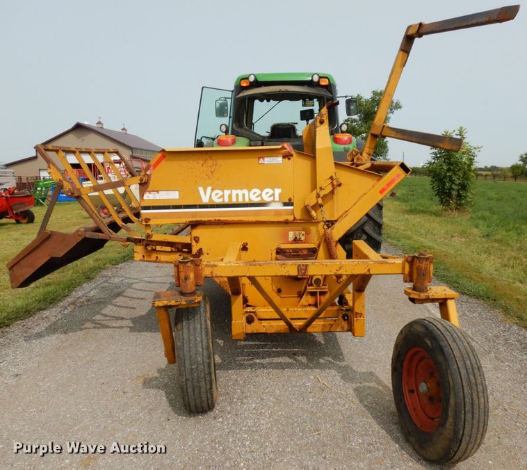 image for item DH6628 HayBuster 256 bale processor