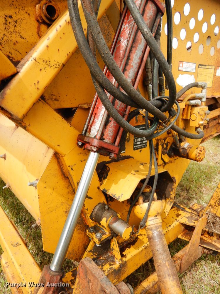 image for item DH6628 HayBuster 256 bale processor