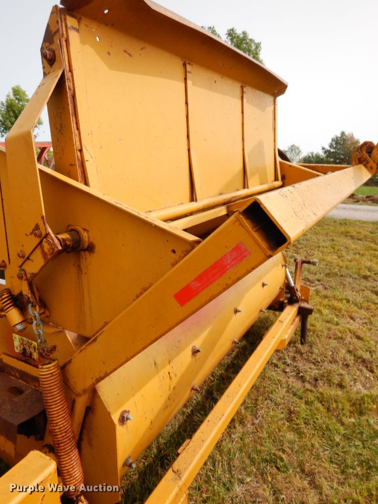 image for item DH6628 HayBuster 256 bale processor