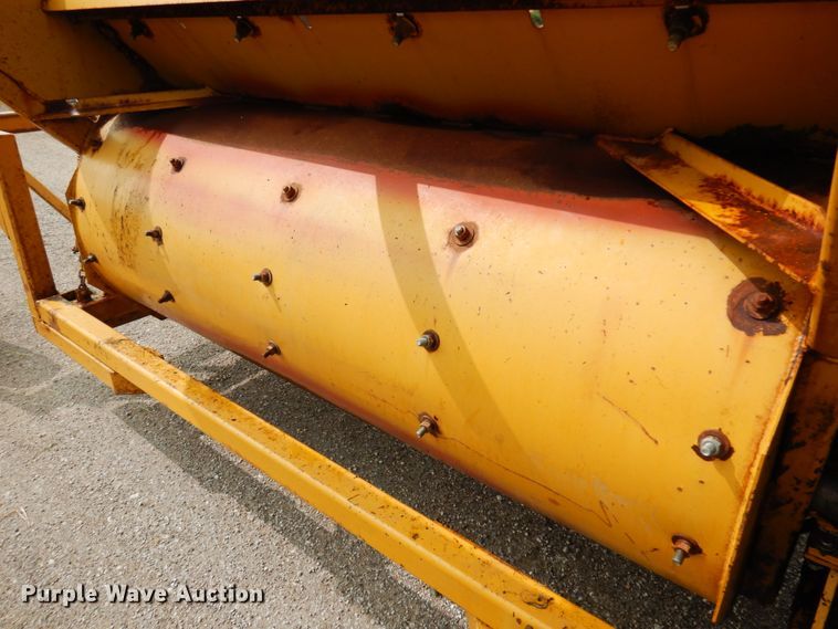 image for item DH6628 HayBuster 256 bale processor