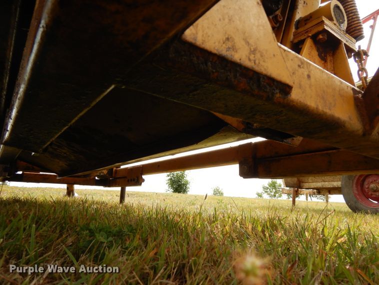 image for item DH6628 HayBuster 256 bale processor