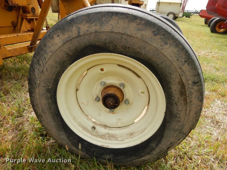 image for item DH6628 HayBuster 256 bale processor