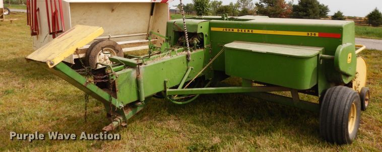 image for item DH6629 John Deere 336  small square baler