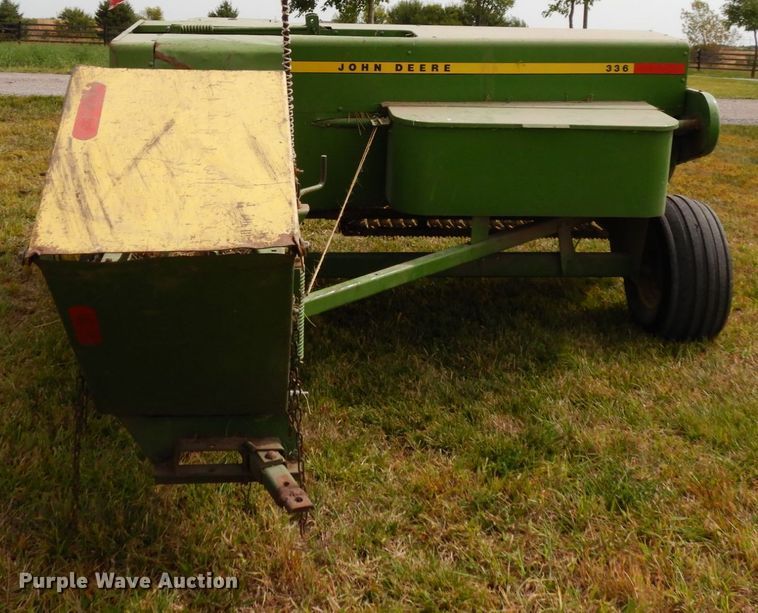 image for item DH6629 John Deere 336  small square baler