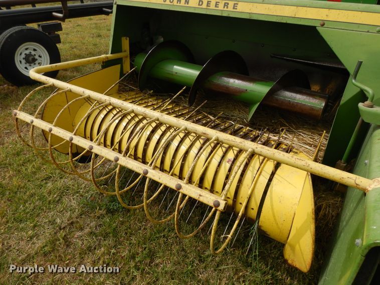 image for item DH6629 John Deere 336  small square baler