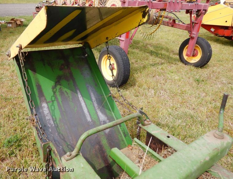 image for item DH6629 John Deere 336  small square baler