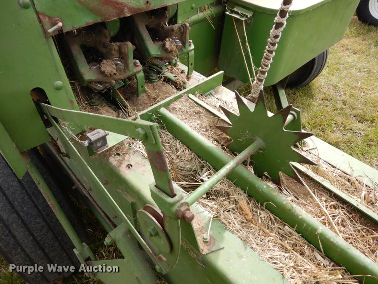 image for item DH6629 John Deere 336  small square baler