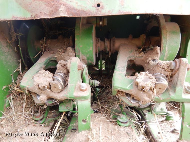 image for item DH6629 John Deere 336  small square baler