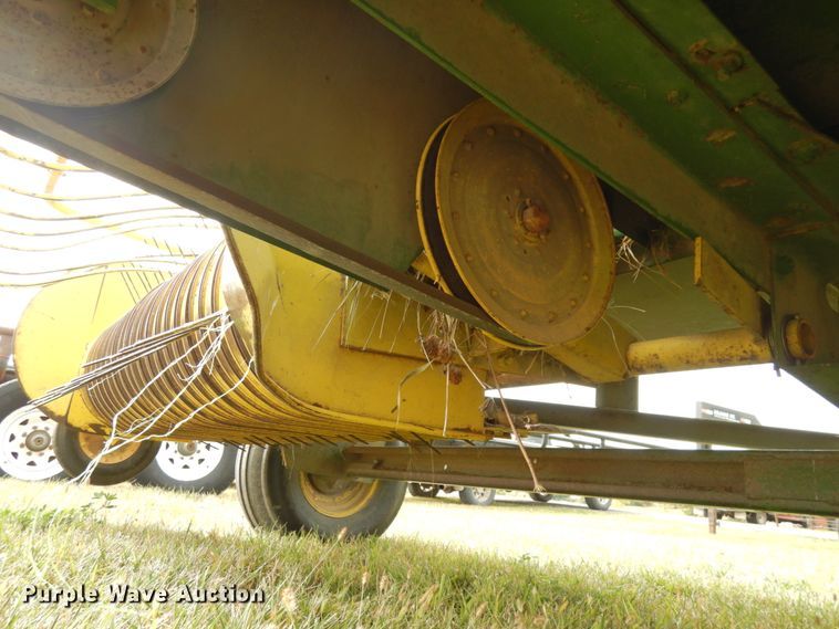 image for item DH6629 John Deere 336  small square baler