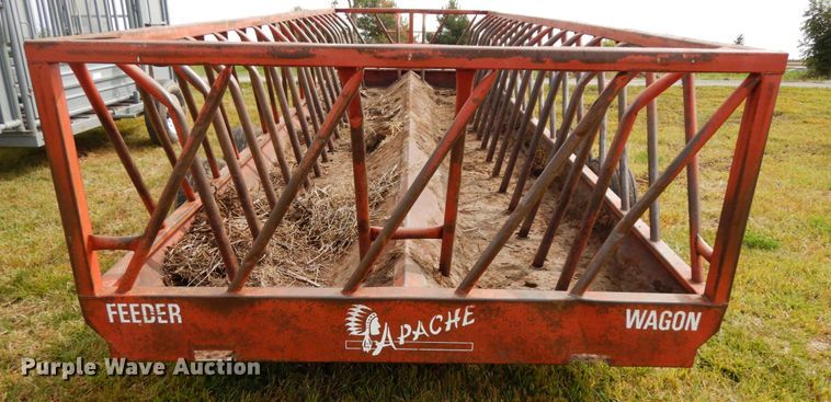 image for item DH6630 Apache hay bale feeder wagon