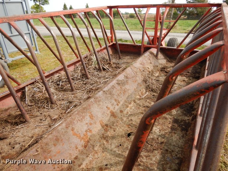 image for item DH6630 Apache hay bale feeder wagon