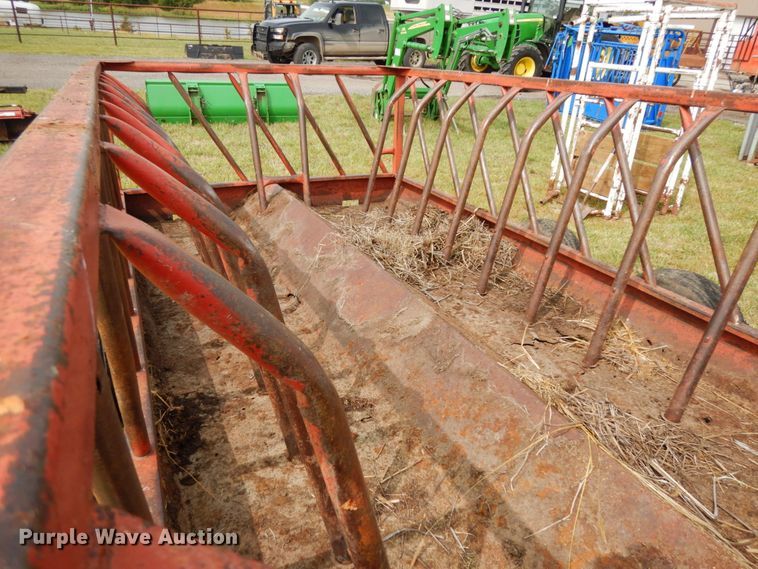 image for item DH6630 Apache hay bale feeder wagon