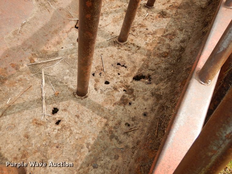 image for item DH6630 Apache hay bale feeder wagon