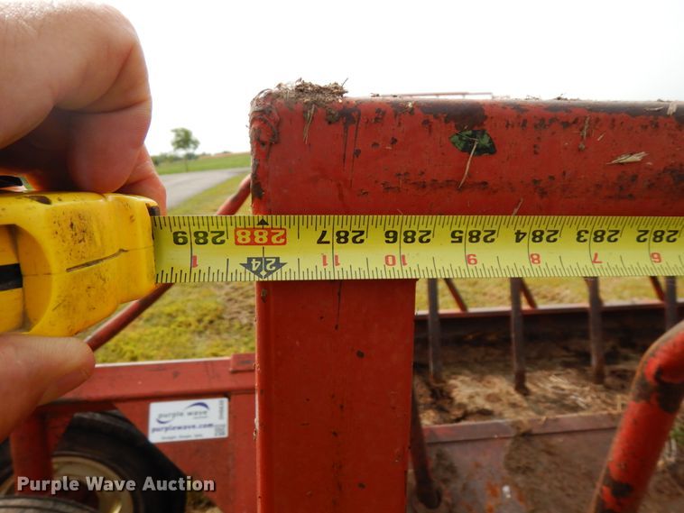 image for item DH6630 Apache hay bale feeder wagon