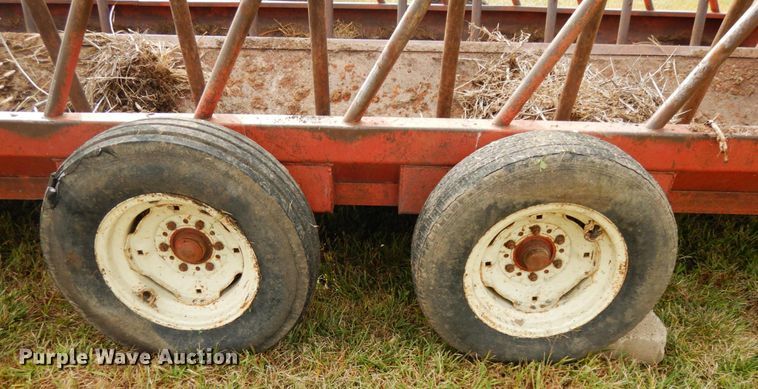 image for item DH6630 Apache hay bale feeder wagon