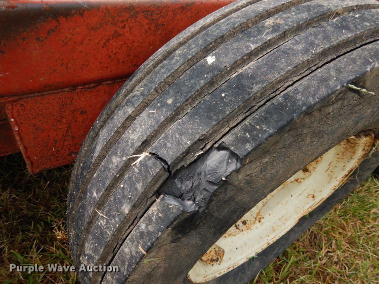 image for item DH6630 Apache hay bale feeder wagon