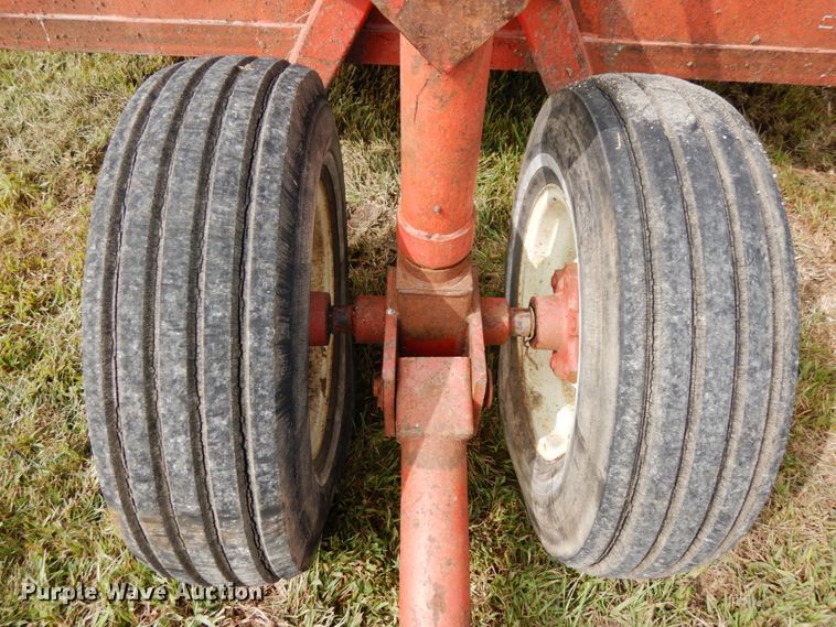 image for item DH6630 Apache hay bale feeder wagon
