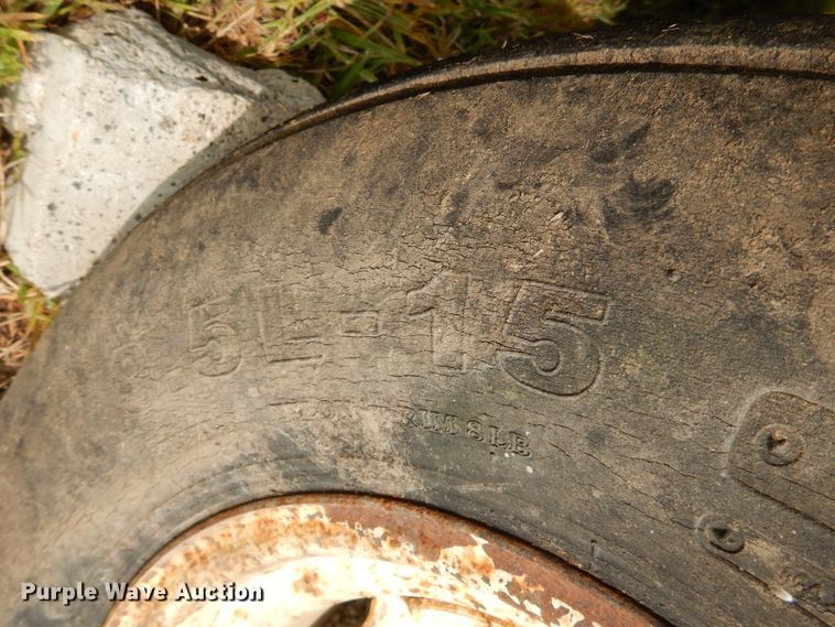 image for item DH6630 Apache hay bale feeder wagon