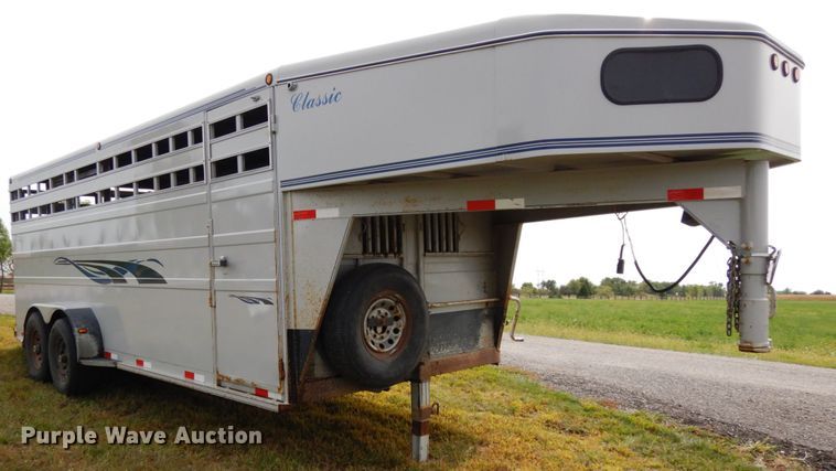 image for item DH6633 2001 Titan Classic livestock trailer
