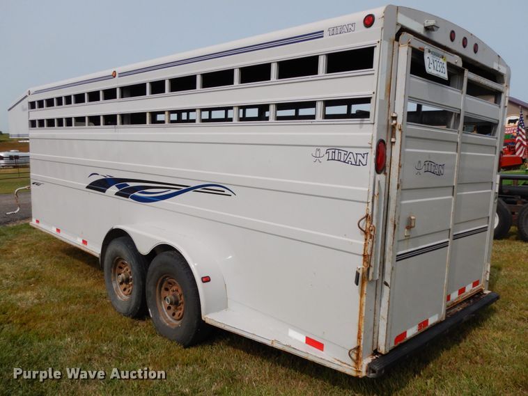 image for item DH6633 2001 Titan Classic livestock trailer
