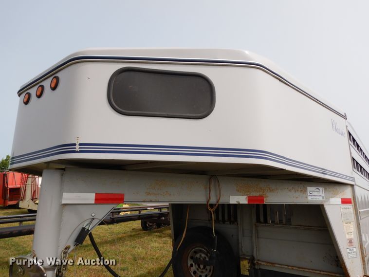 image for item DH6633 2001 Titan Classic livestock trailer